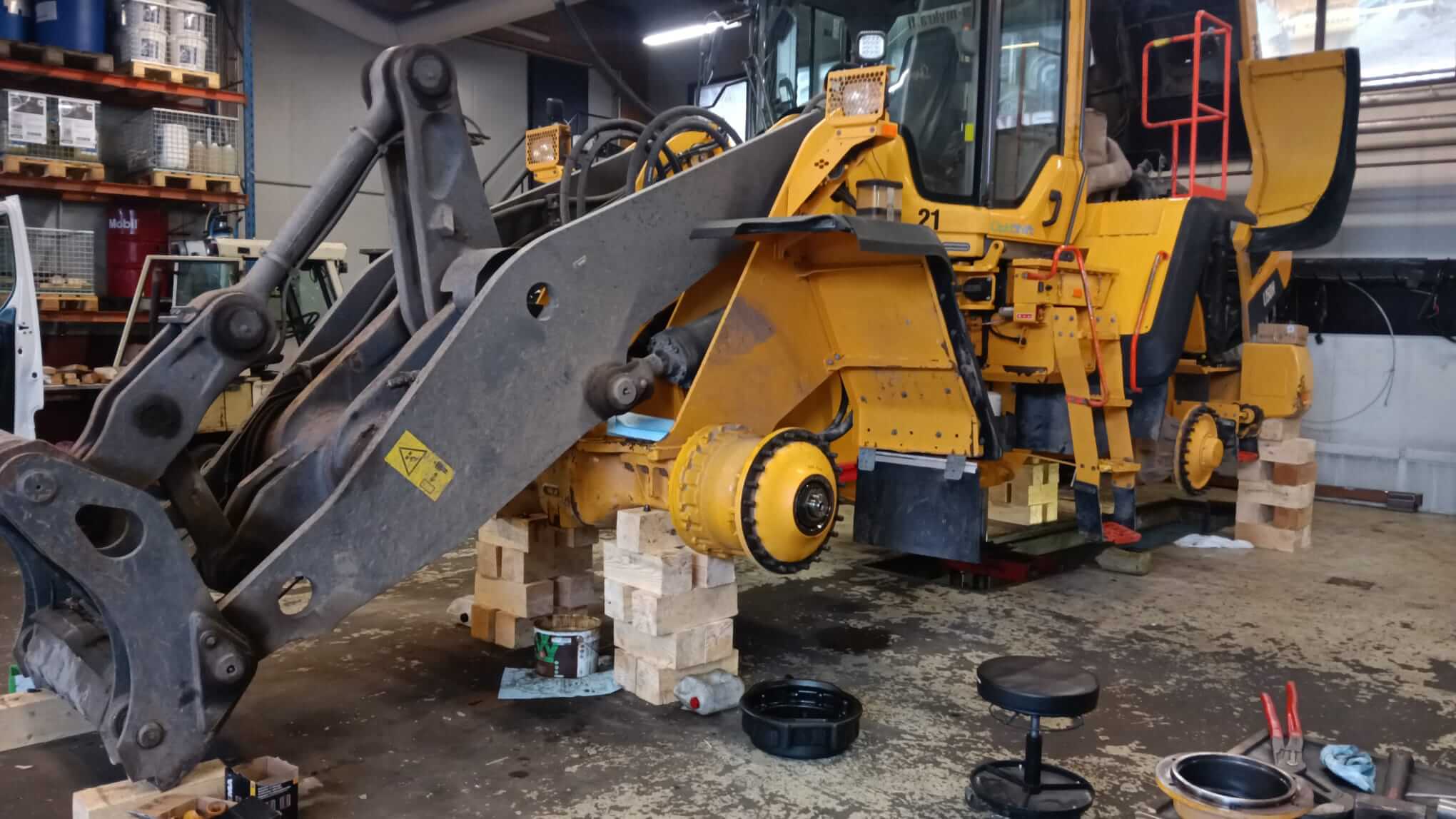 Raskaiden koneiden korjaus